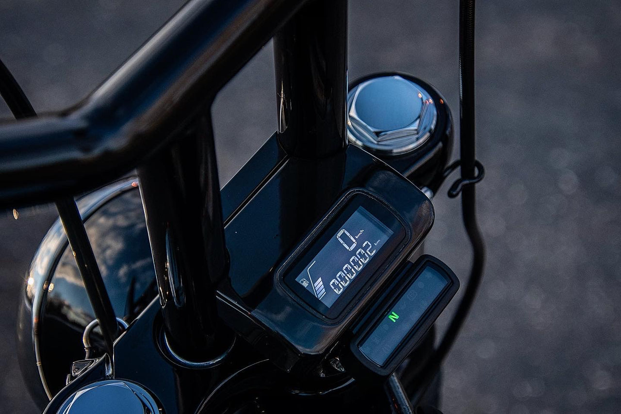 Softail Gauge Relocation (Gloss Black)
